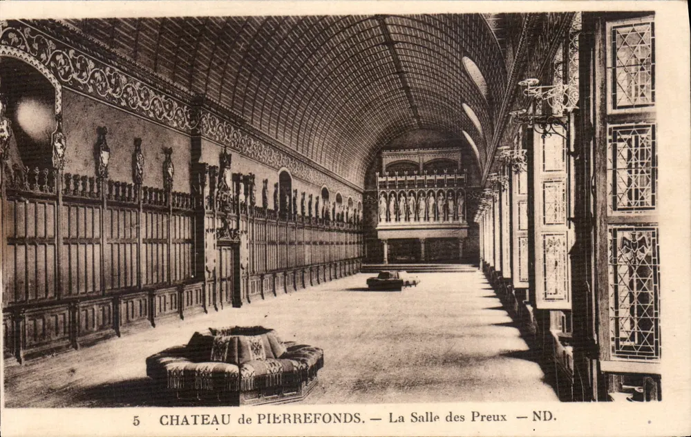 Château de Pierrefonds — La Salle des Preux — ND. - Recto