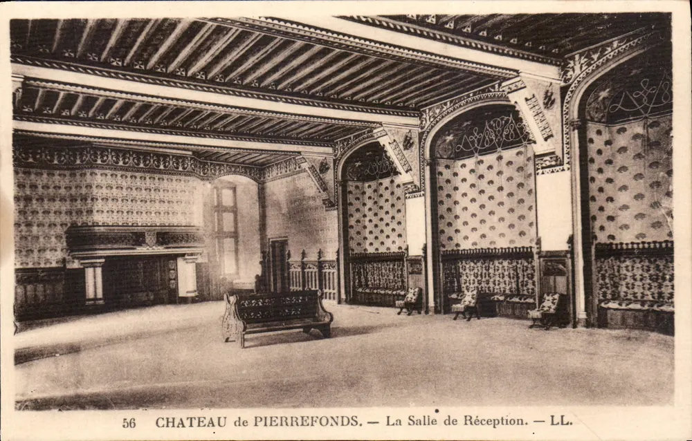 Castelo de Pierrefonds — A Sala de Recepção — LL. — N° 56 - Frente