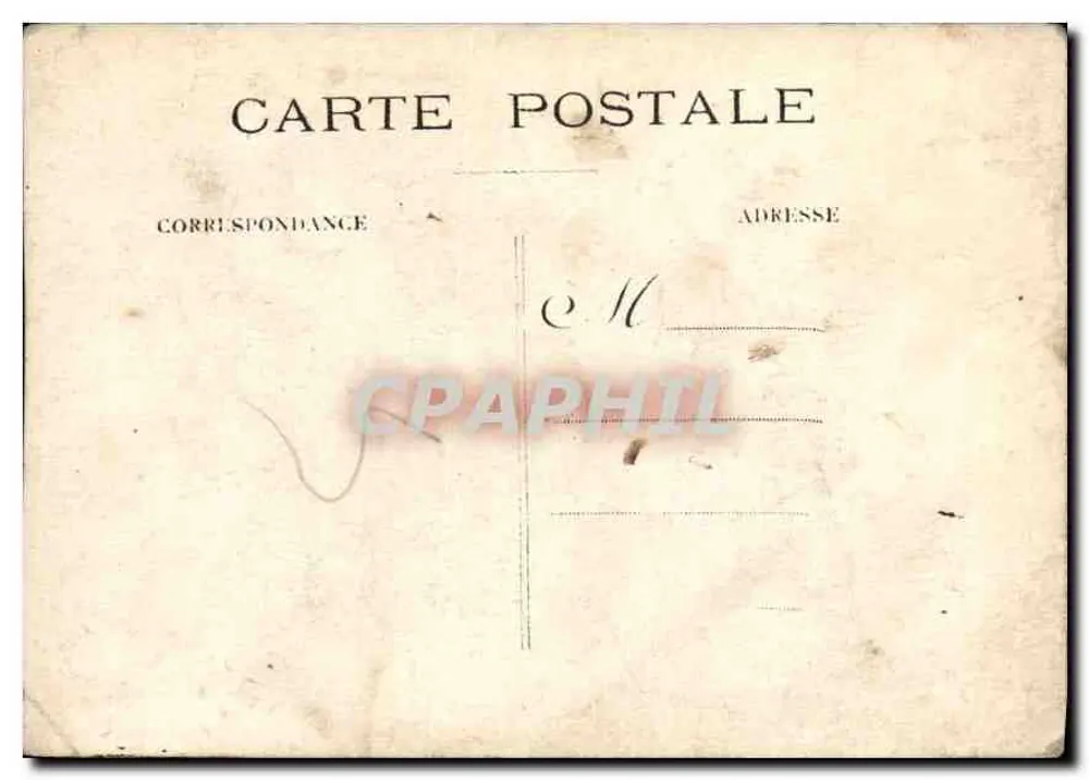 Giovane uomo con bicicletta — davanti a un edificio con persiane — editore sconosciuto - Verso