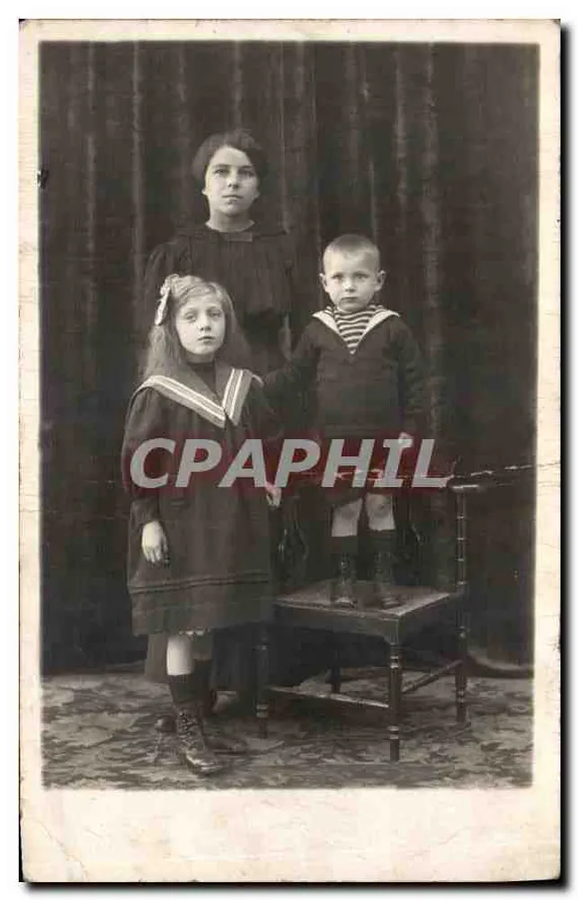 Família — três crianças em traje de marinheiro — estúdio fotográfico - Frente