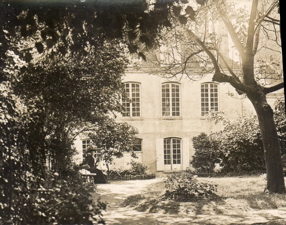 Garten eines Hauses in Paris — Sommerblick — Verlag C. Petit, Nr. 127 - Vorderseite