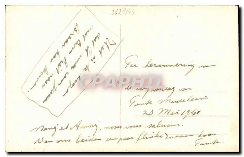 Duas pequenas meninas — diante de uma janela com cortinas — editor não visível, número de série 3628/44 - Verso