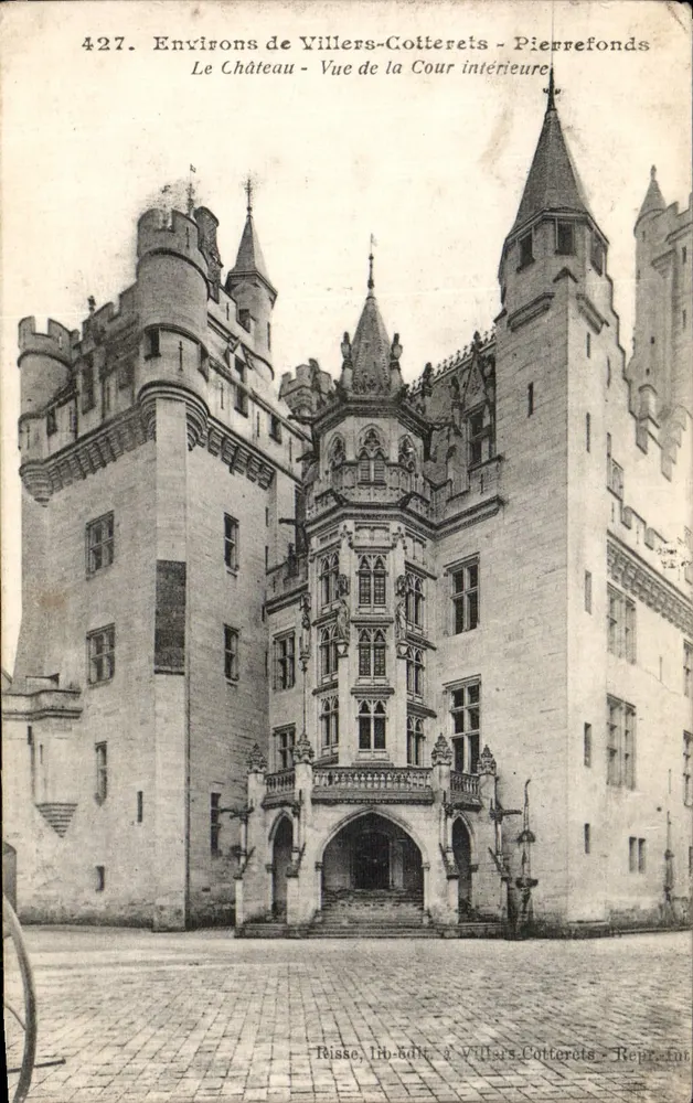 Aproximadamente Villers-Cotterêts - Pierrefonds - Vista da Cour intérieure - Reisse, litografia em Villers-Cotterêts - Repre. cut - Frente