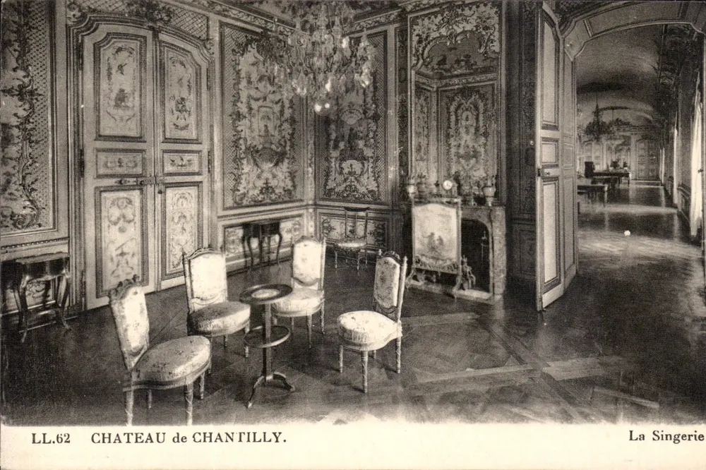 Castelo de Chantilly — A Singerie — LL.62 - Frente