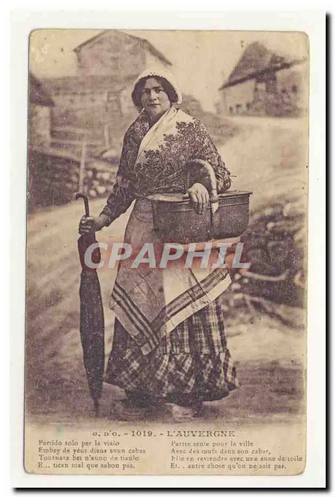 Frau in traditioneller Kleidung — L'Auvergne — G. D'O. n° 1019 - Vorderseite