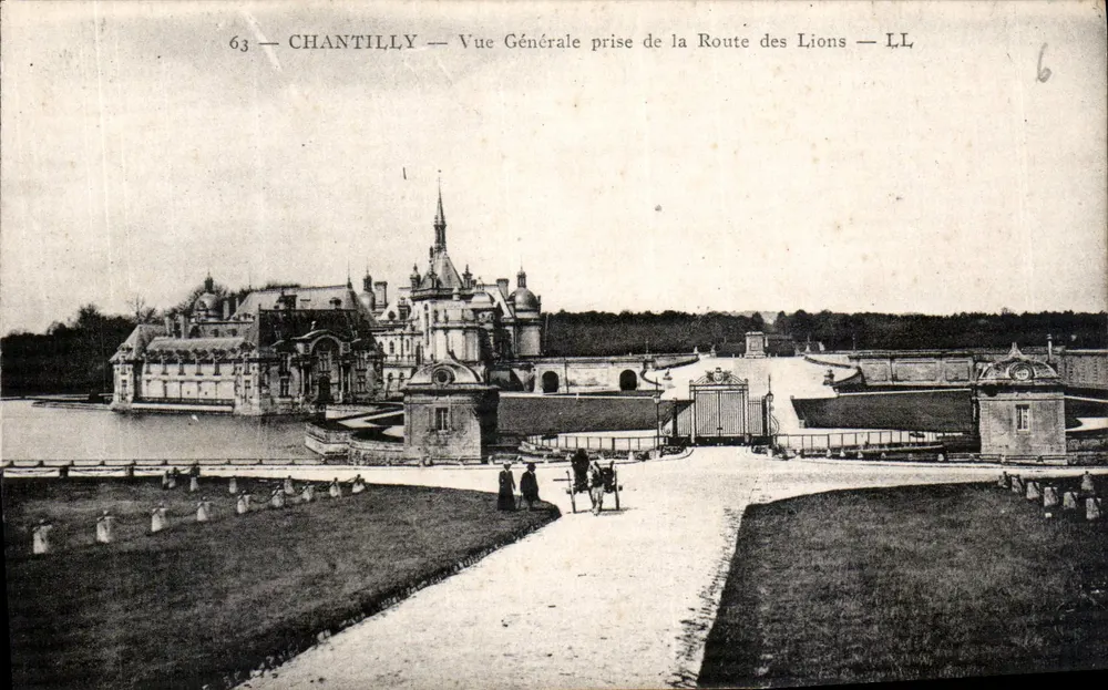 Chantilly — Allgemeine Ansicht von der Route des Lions — LL - Vorderseite