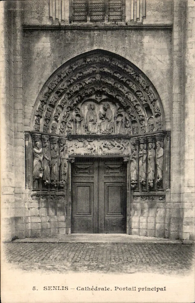 Senlis — Catedral. Portal principal — Marca E. V. F. - Frente