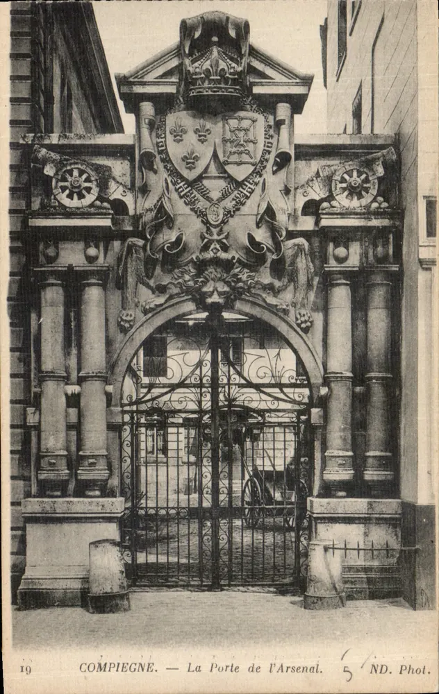 Compiègne — La Porte de l'Arsenal — ND. Phot. - Frente
