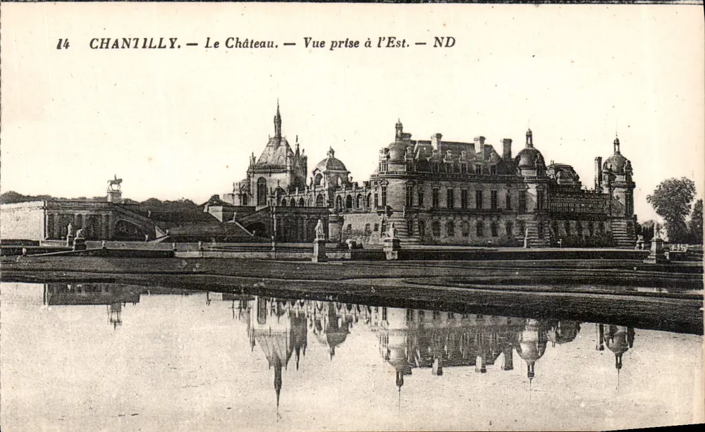 Chantilly — O Castelo — Vista tirada a Leste — ND - Frente