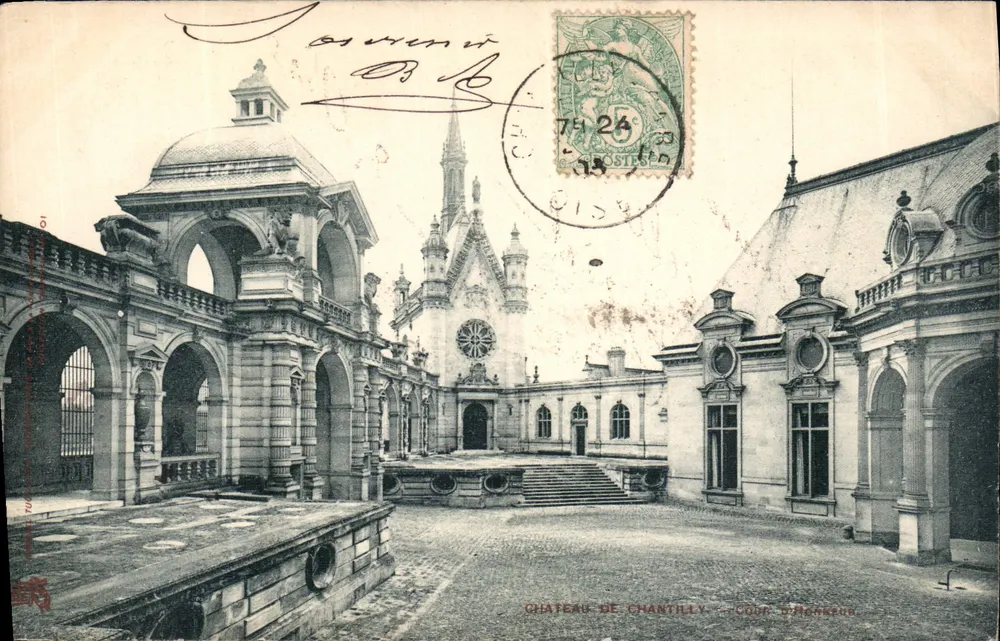 Castelo de Chantilly — Cour d'Honneur — editor não identificado, número de série não visível - Frente