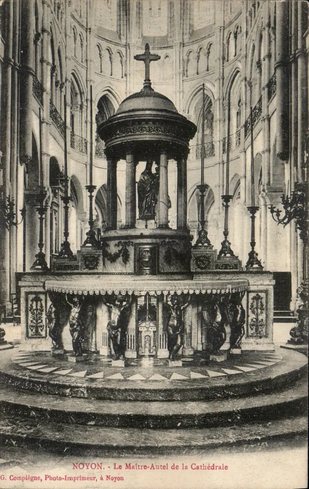 Noyon - O Maître-Autel da Catedral — G. Compiègne, Fotógrafo-Imprimidor, em Noyon - Frente