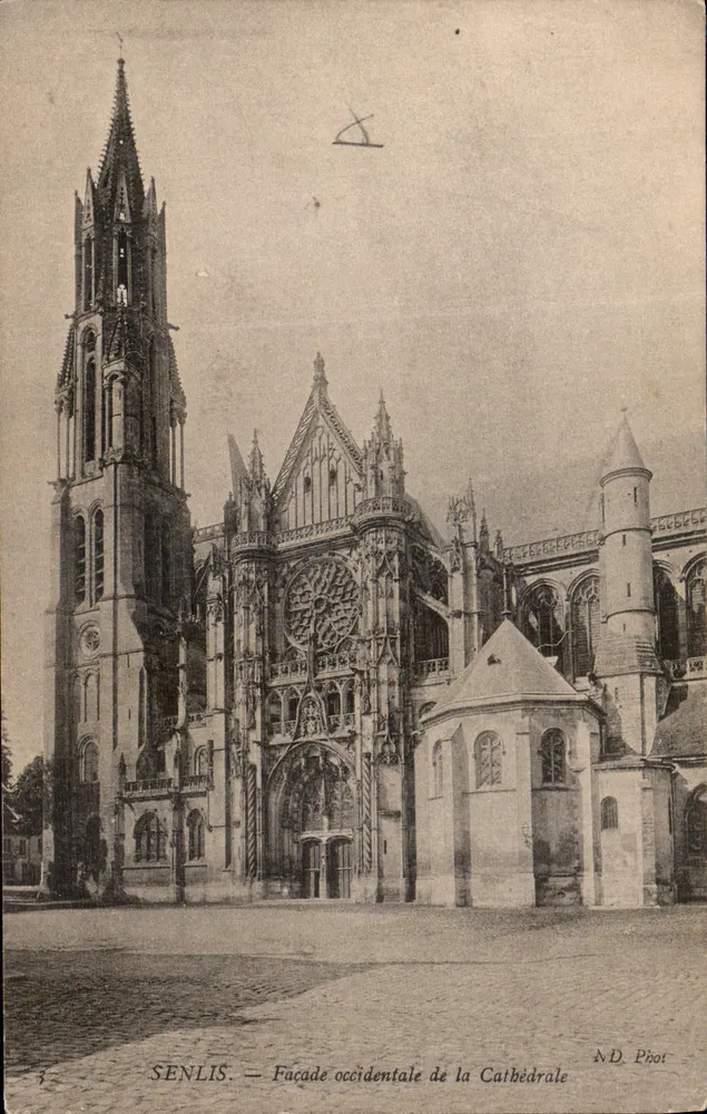 Senlis — Fachaça ocidental da Catedral — N.D. Phot - Frente