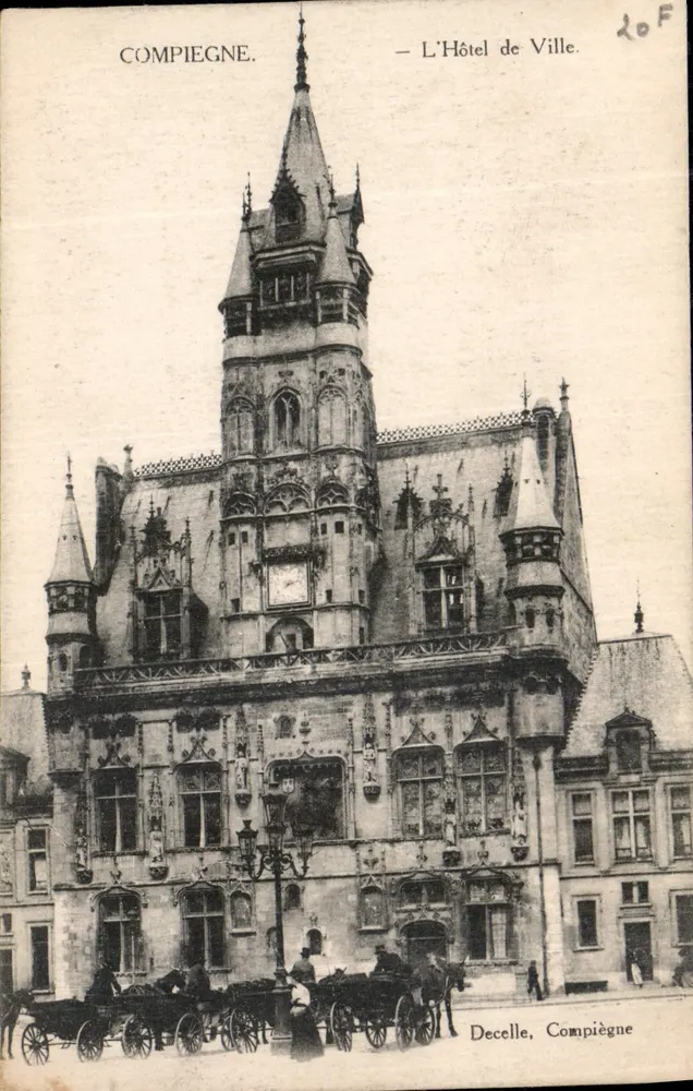 Compiègne — O Hotel de Ville — Decelle, Compiègne - Frente