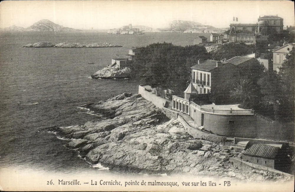 Marselha — A Corniche, ponta de Malmousque, vista sobre as ilhas — PB - Frente