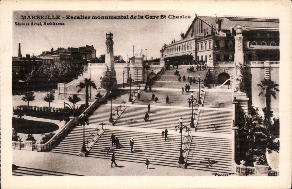 Marseille - Monumentale Treppe der St-Charles-Bahnhof — Sénès und Arnal, Architekten - Vorderseite