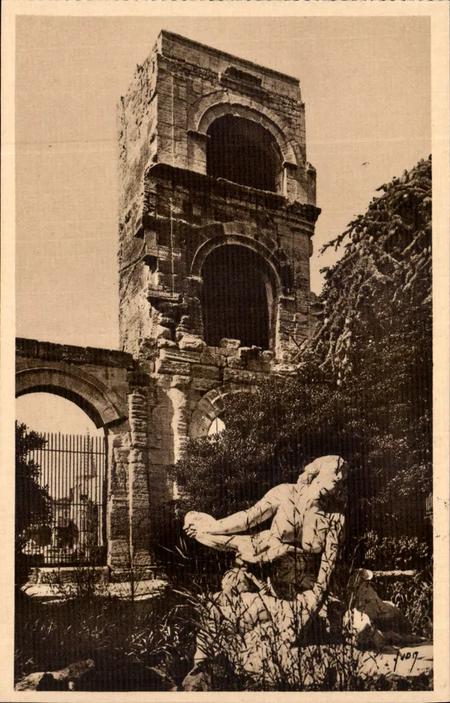 Arles (Bouches-du-Rhône) — Le Théâtre Antique et Statue de Niobé — Les Éditions d'Art YVON, Paris - Vorderseite