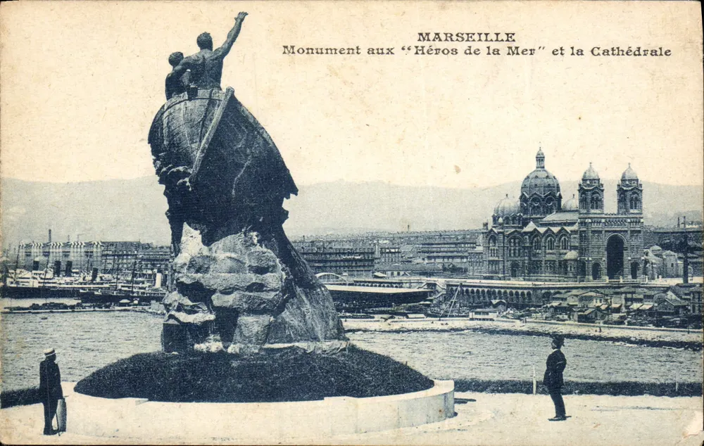 Marseille — Denkmal für die "Helden des Meeres" und die Kathedrale — unbekannter Verlag - Vorderseite