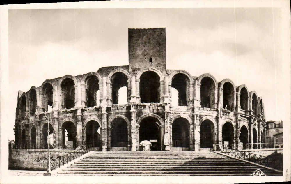 Arles — Römisches Amphitheater — Außenansicht — C.A.P. Paris - Vorderseite