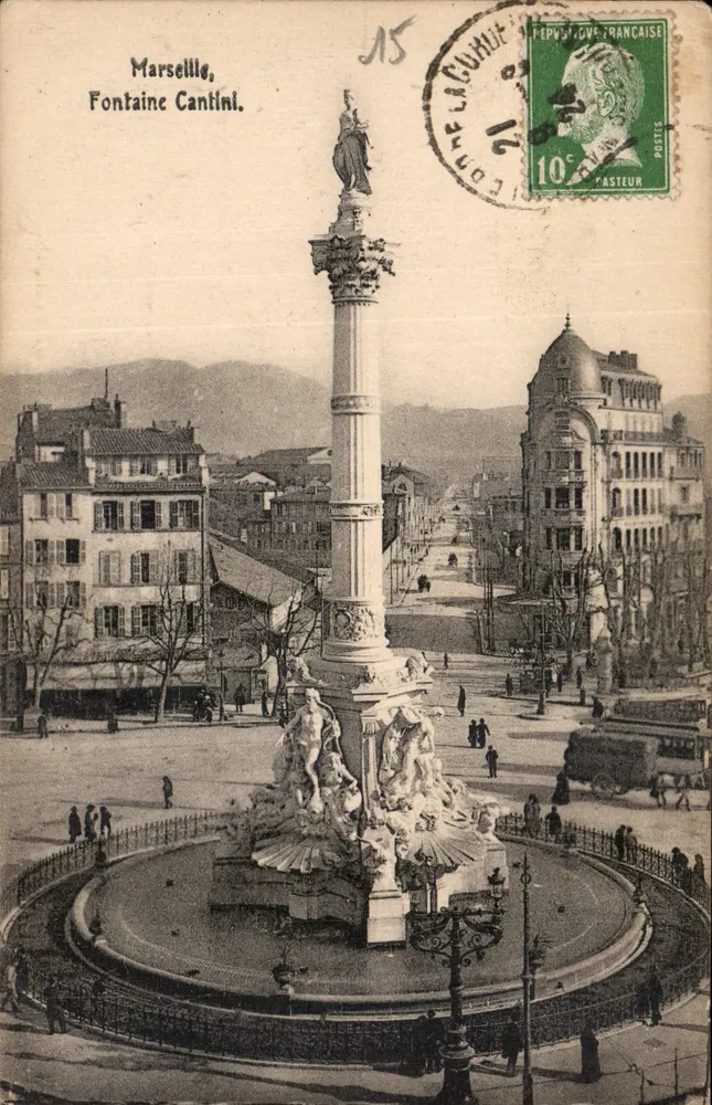 Marseille, Fontaine Cantini — uitzicht op de plein met zuil en beelden — uitgever niet zichtbaar, serie-nummer niet leesbaar - Voorkant