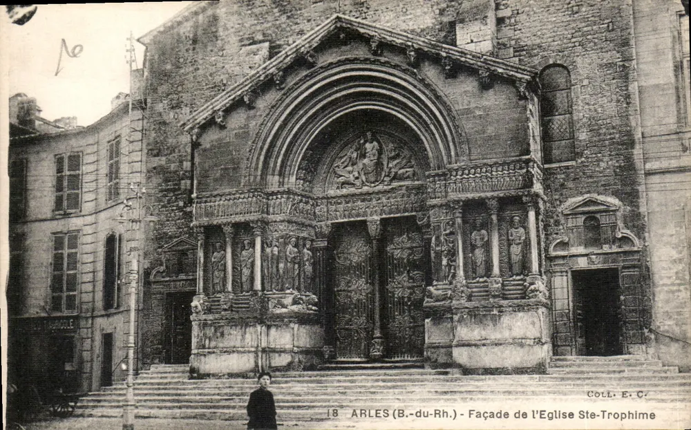 Arles (B.-du-Rh.) - Fassade der Kirche Saint-Trophime — Coll. E. C. - Vorderseite