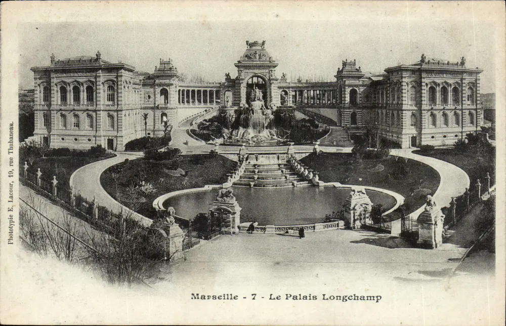 Marseille - O Palácio Longchamp — vista do jardim com fonte — Fototipia E. Lacour, 19, rua Thubanéau - Frente