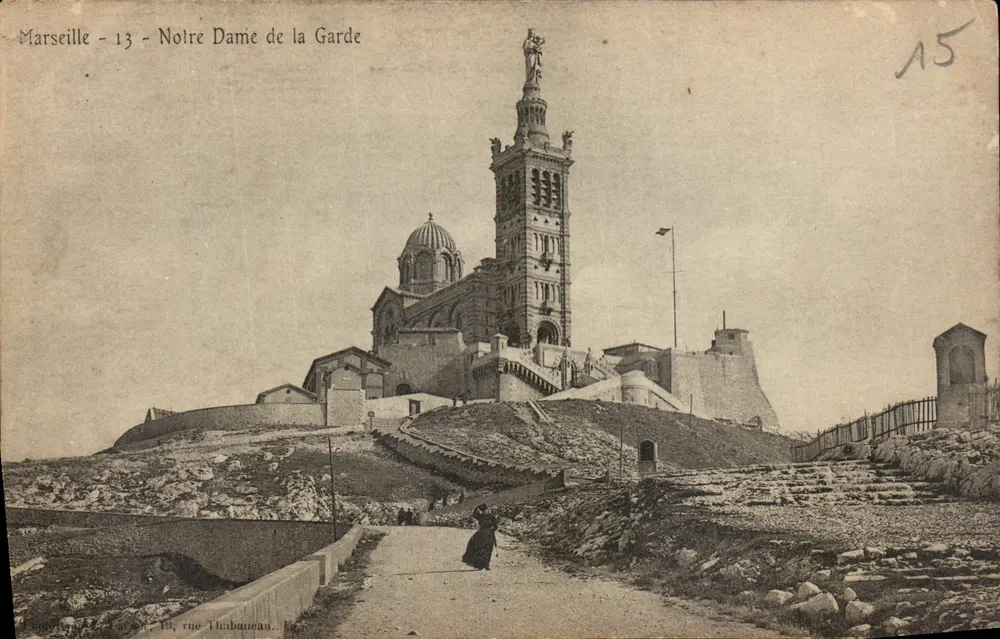 Marseille - 13 - Igreja de Nossa Senhora da Guarda — vista da rua Thibaneau, editor desconhecido, n° de série 15 - Frente