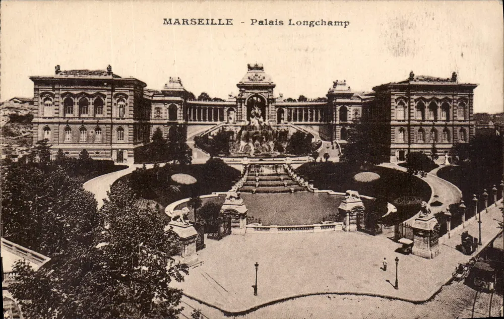 Marselha - Palácio Longchamp — vista do jardim e da fonte - Frente