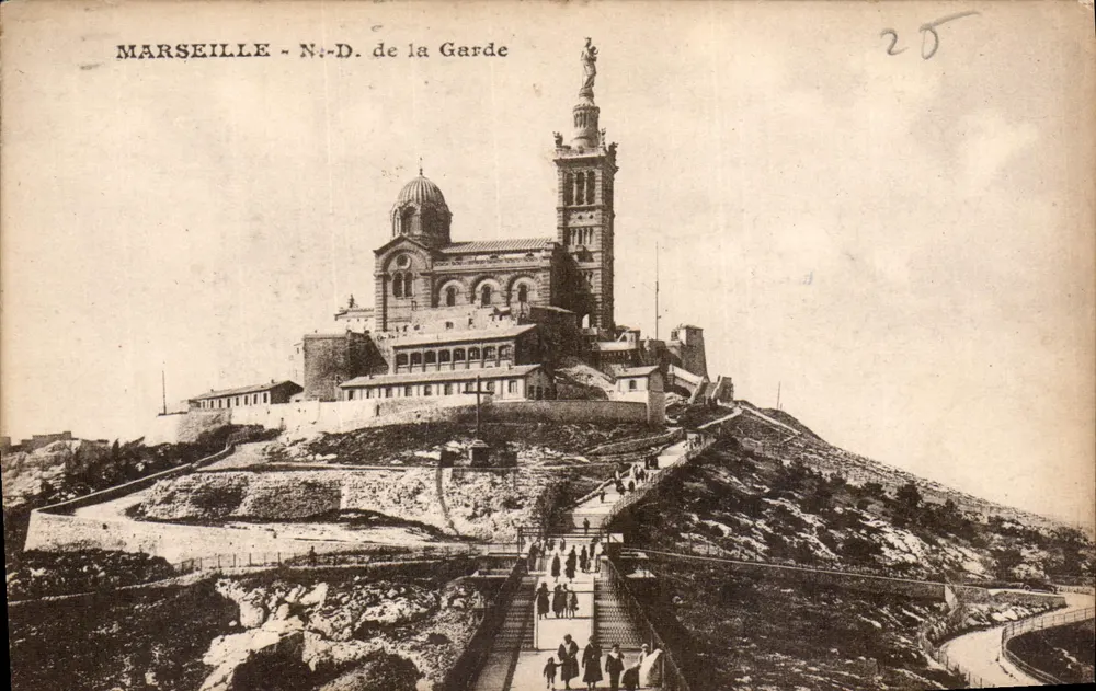 Marseille - N.-D. de la Garde — vista da basílica e do caminho de montanha - Frente