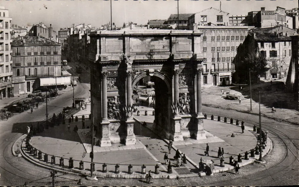 A Porta de Aix — Marselha — Edições Mar - Frente