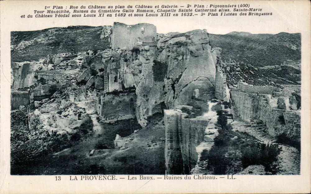 Les Baux — Ruínas do Castelo — LL. — A Provência - Frente