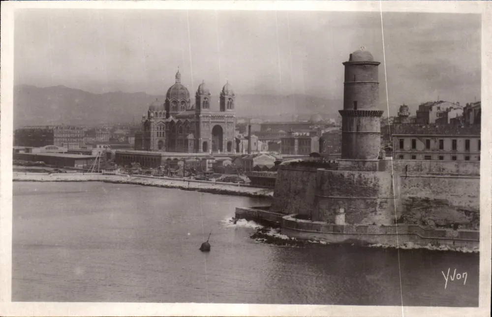 Marseille — Kathedrale und Fort Saint-Jean — Yvon - Vorderseite