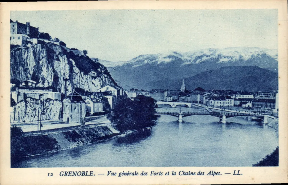 Grenoble — Allgemeiner Blick auf die Festungen und die Kette der Alpen — LL. - Vorderseite