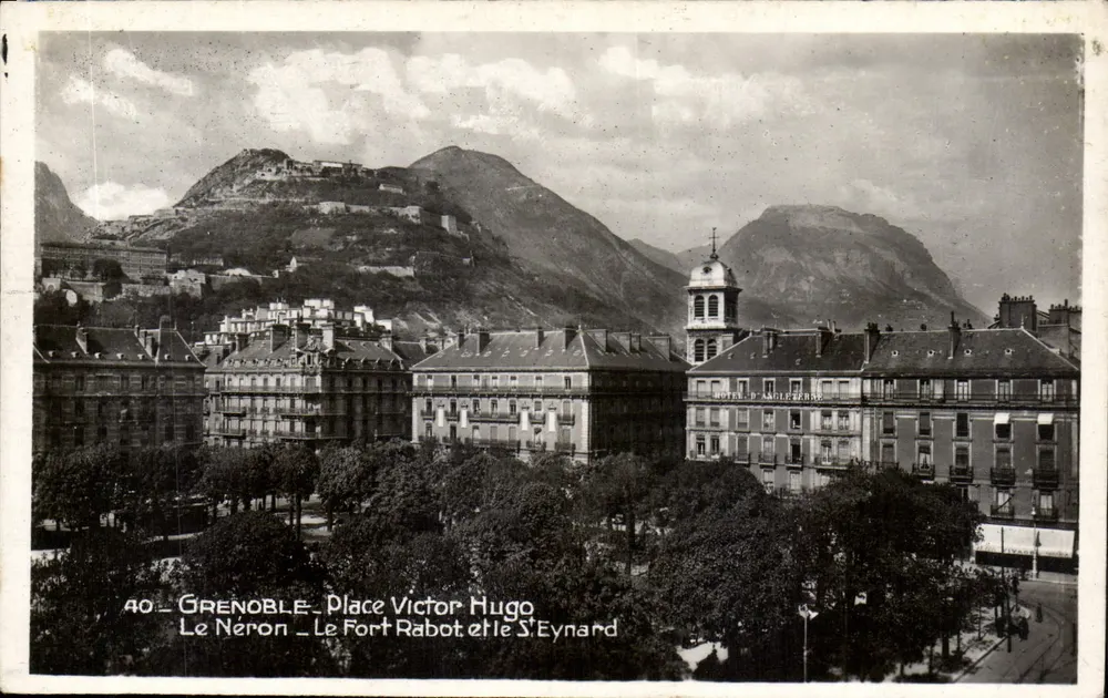 Grenoble - Place Victor Hugo - Le Néron, Le Fort Rabot und der St-Eynard - Vorderseite