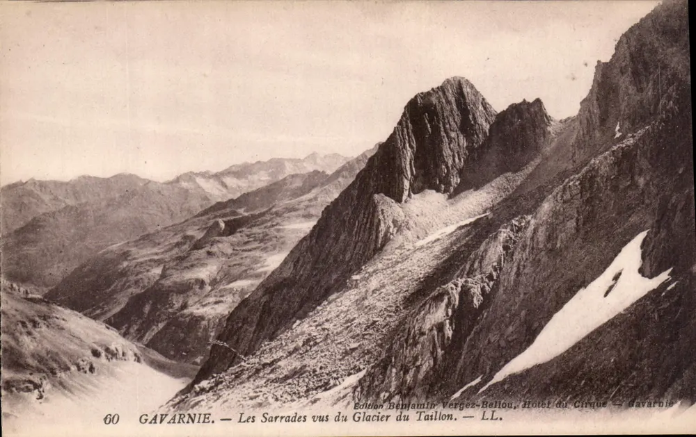 Gavarnie — Die Sarrades vom Taillon-Gletscher aus gesehen — Edition Benjamin Vergez-Bellou, Hôtel du Cirque — Gavarnie - Vorderseite