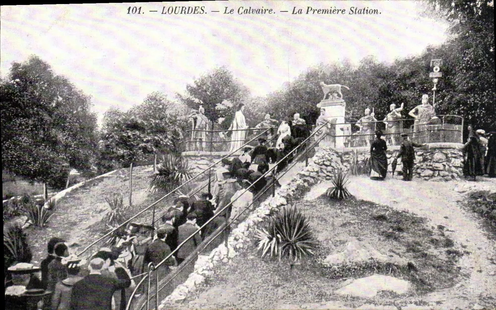 Lourdes — Der Calvary — Die erste Station — Verlag: Maison de l'Alliance Catholique à Lourdes, Nr. 101 - Vorderseite