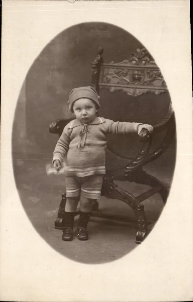 Criança em traje de inverno — Foto M. PILLOT, Loos (Nord) - Frente