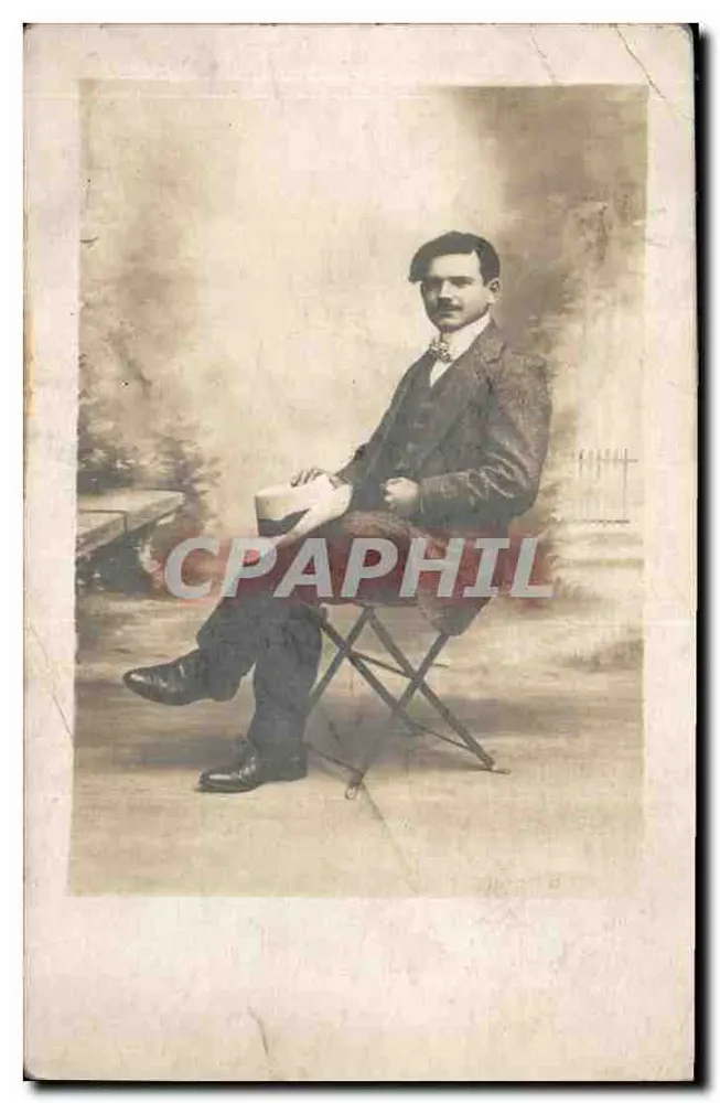 Retrato de um homem sentado — estúdio — Fotógrafo SERVENTS, 82, rue Carol, Monteau-les-Mines - Frente