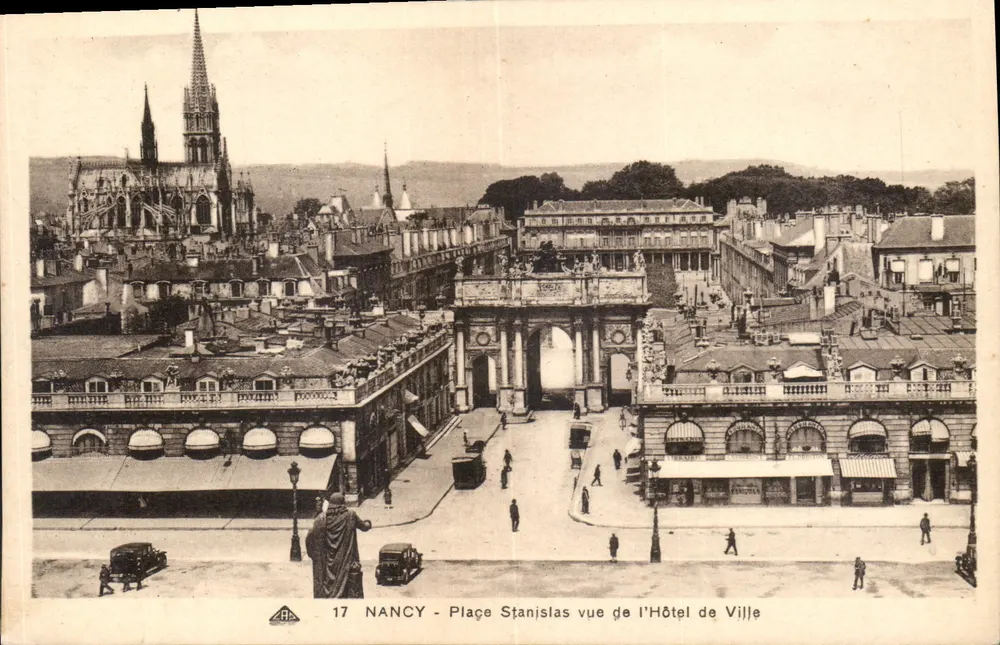 NANCY - Place Stanislas von der Stadtverwaltung aus gesehen — Antike Ansichtskarte n°17, Verleger A.P.A. - Vorderseite