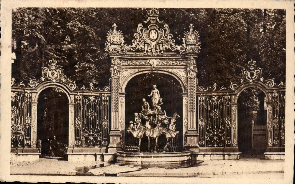 Nancy — Place Stanislas — Fontein van Amphitrite — A. Humbert et Cie, n°54 - Voorkant