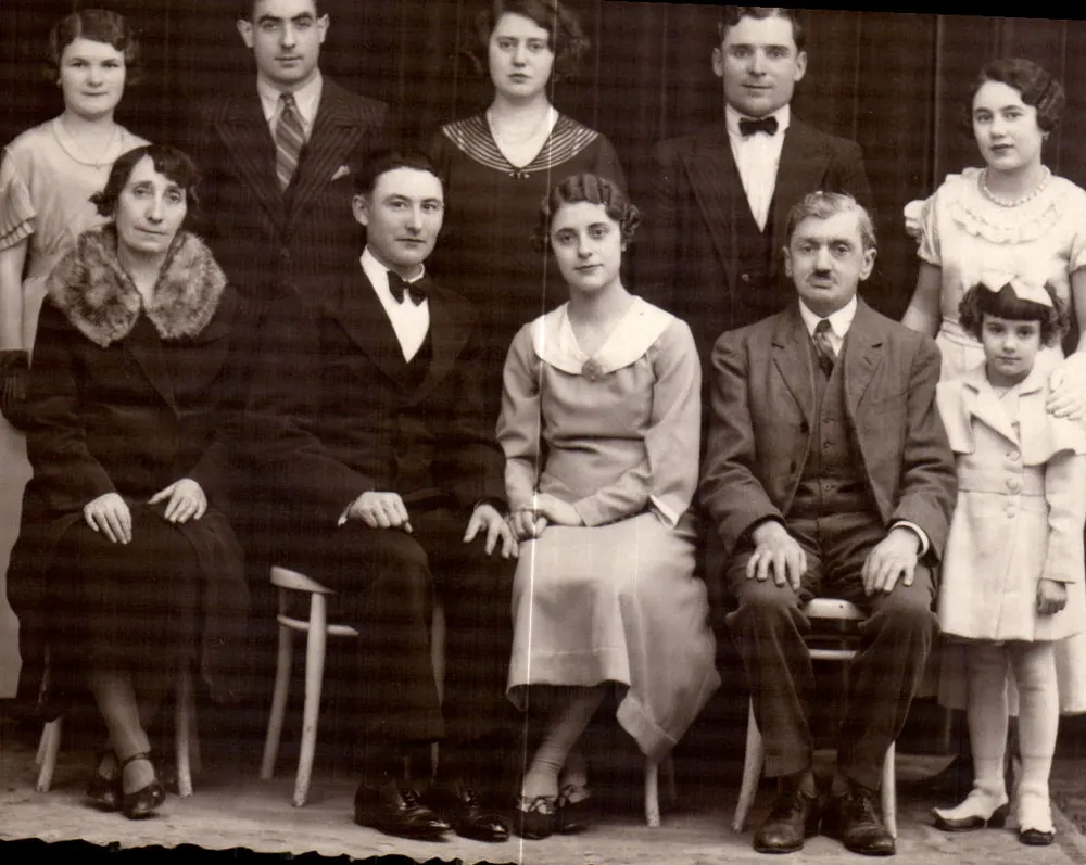 Família — retrato em estúdio — editor Krak - Frente