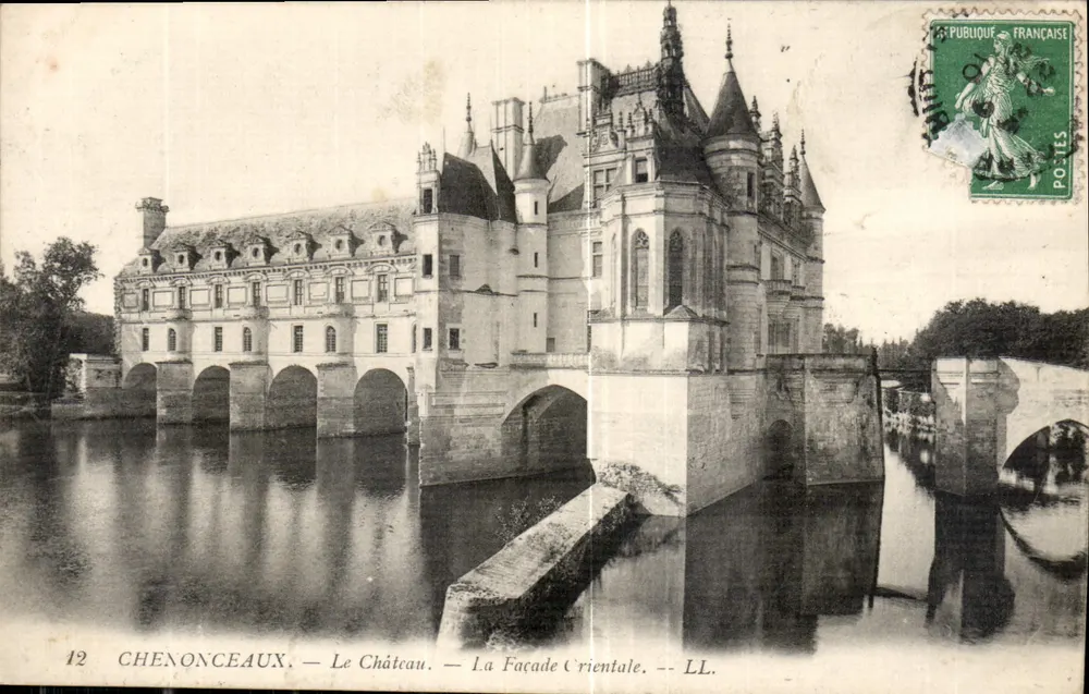 Chenonceaux — O Castelo — A Fachada Oriental — LL. - Frente