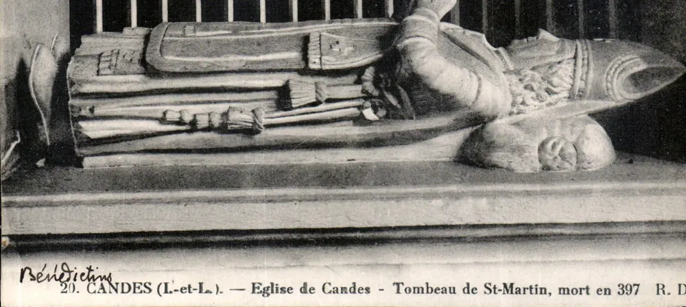 Candés (Loir-et-Cher) — Kirche von Candés — Grabmal des heiligen Martin, gestorben 397 - Vorderseite