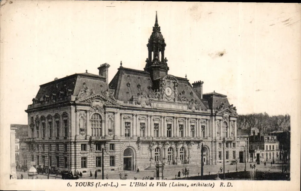 Tours (Loire-et-Loire) — Das Rathaus (Laioux, Architekt) — R.D. - Vorderseite