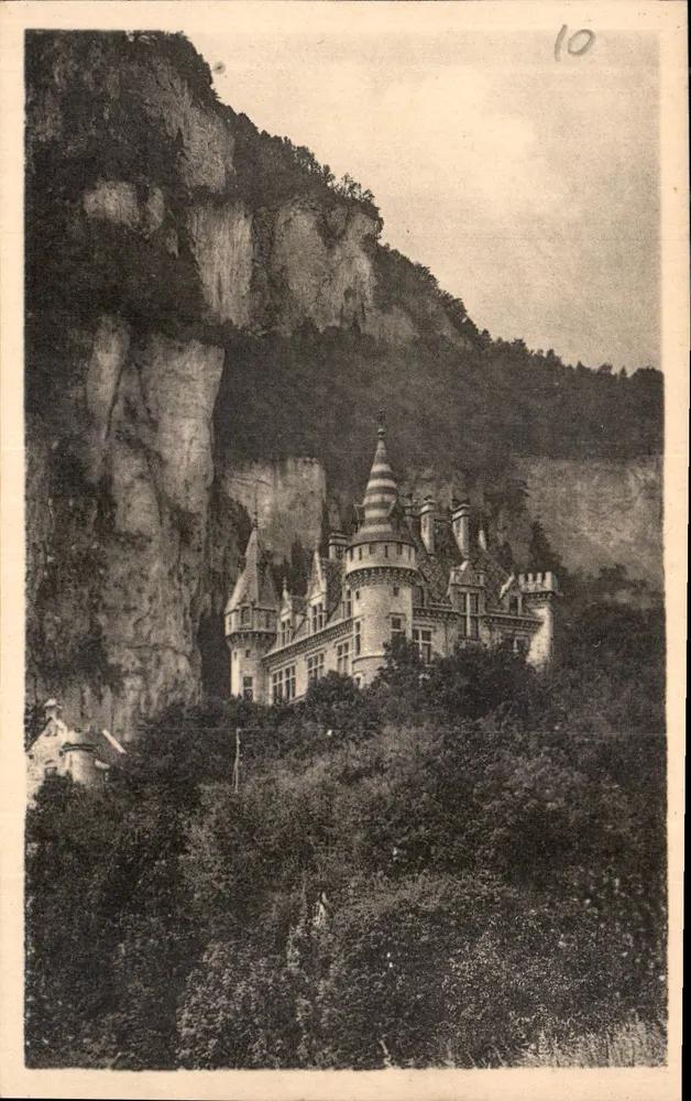 O Castelo das Côtes — Sassenage — Editor LL, 1470 Rue Lezeller, Paris - Frente