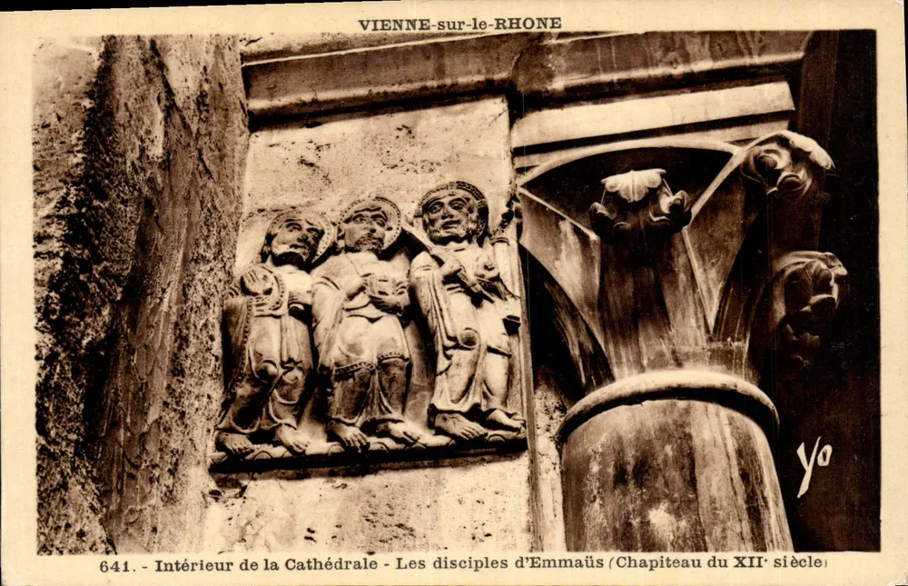 Vienne-sur-le-Rhône — Innenansicht der Kathedrale — Die Jünger von Emmaus (Kapitell des 12. Jahrhunderts) - Vorderseite