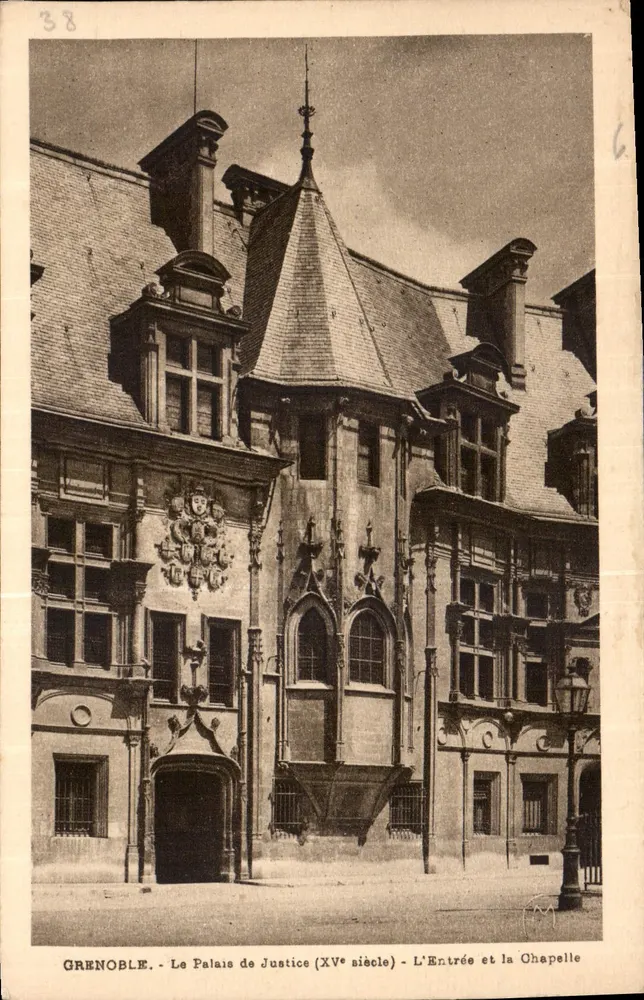 Grenoble — Das Palais de Justice (15. Jahrhundert) — Die Eingangshalle und die Kapelle - Vorderseite