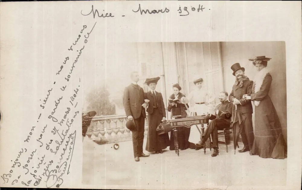 Groupe de personnes à Nice — Mars 1904 — Sté Jongia - Paris - Recto