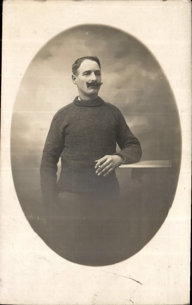 Retrato de um homem com bigode — editor não identificado - Frente