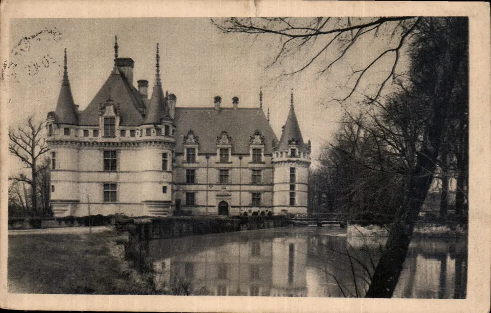 Castelo de Azay-le-Rideau — Face Leste — editor Serv. Comercial Monuments Historiques, Paris - Frente