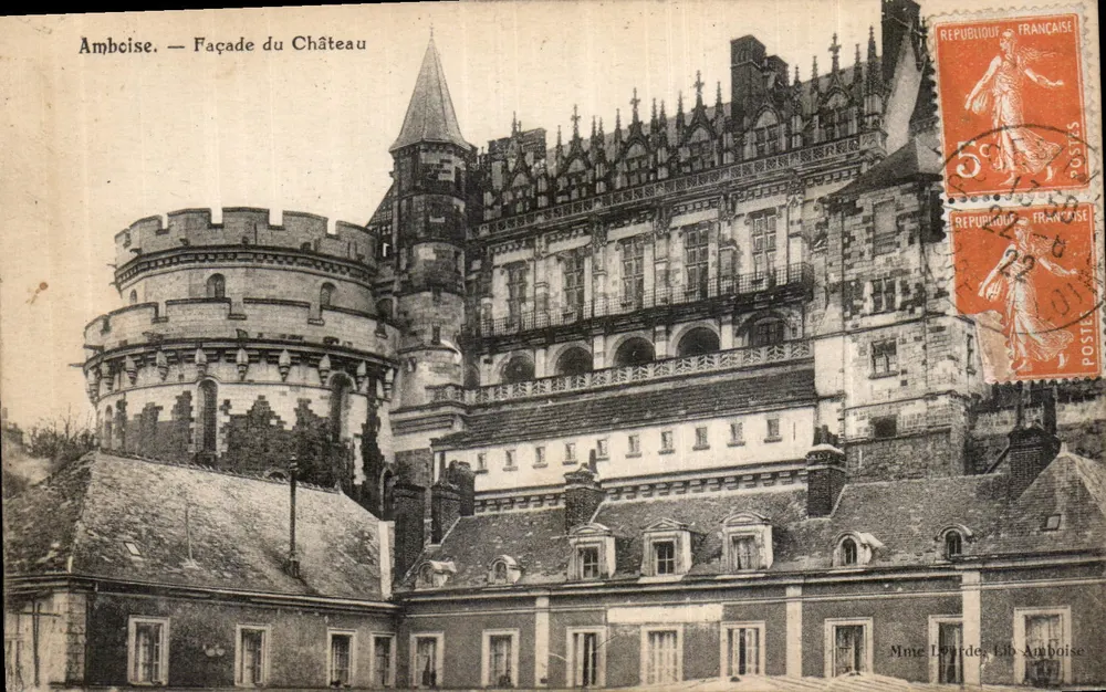 Amboise — Fachada do Castelo — Mme Lourde, Lib. Amboise - Frente